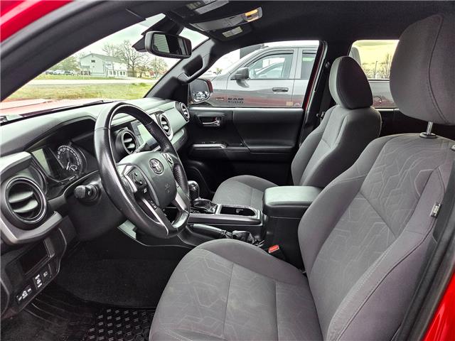 2019 Toyota Tacoma SR5 V6 (Stk: P2233) in BELLEVILLE - Image 12 of 22