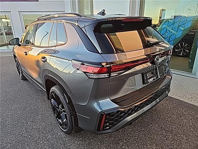 2026 Volkswagen Tiguan Comfortline R-Line Black Edition (Stk: 26311) in Lethbridge - Image 3 of 24