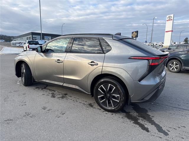 2026 Toyota bZ XLE (Stk: A000355) in Cranbrook - Image 3 of 21