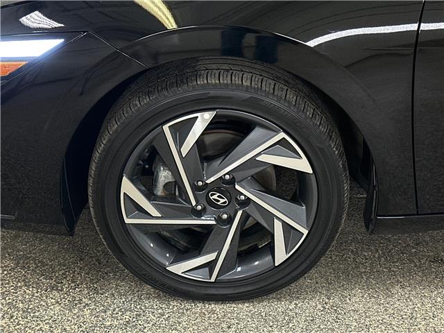2025 Hyundai Elantra HEV Luxury w/Two-Tone Interior (Stk: 43175J) in Belleville - Image 3 of 25
