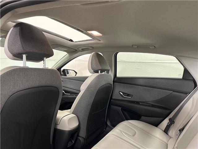 2025 Hyundai Elantra HEV Luxury w/Two-Tone Interior (Stk: 43175J) in Belleville - Image 7 of 25