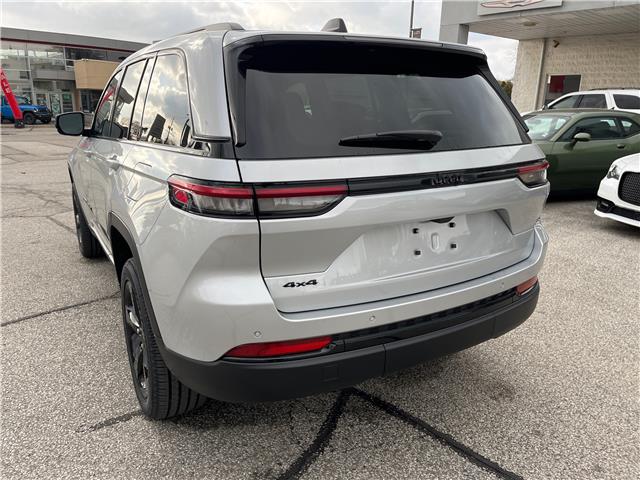2025 Jeep Grand Cherokee Laredo (Stk: 25-431) in Sarnia - Image 3 of 22