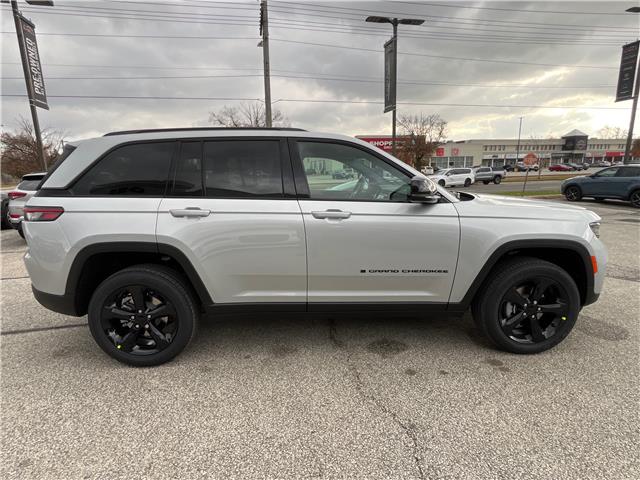 2025 Jeep Grand Cherokee Laredo (Stk: 25-431) in Sarnia - Image 5 of 22