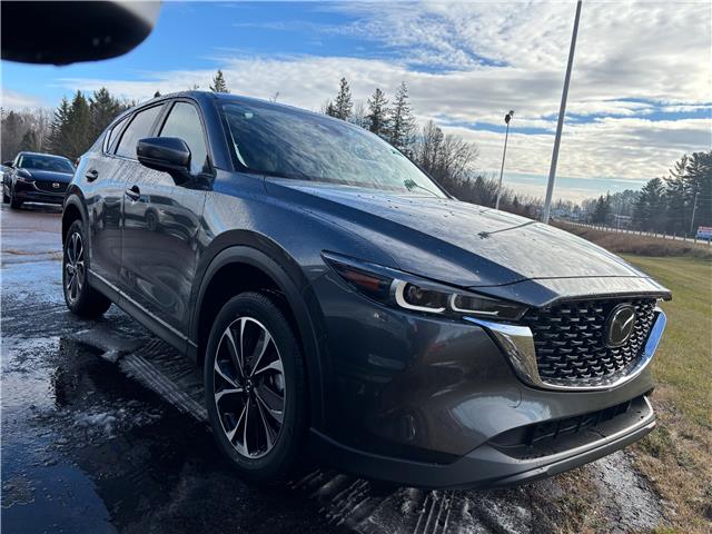 2025 Mazda CX-5 GS (Stk: 225-165) in Pembroke - Image 2 of 6