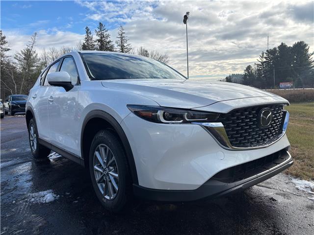 2025 Mazda CX-5 GX (Stk: 225-166) in Pembroke - Image 2 of 6