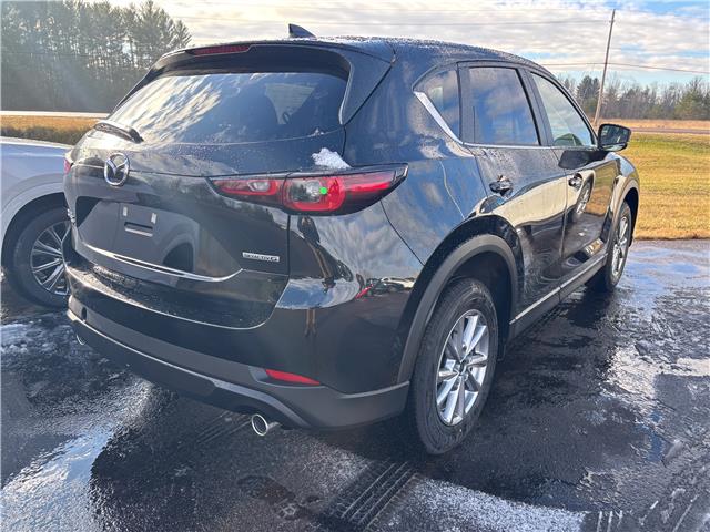 2025 Mazda CX-5 GS (Stk: 225-191) in Pembroke - Image 3 of 6