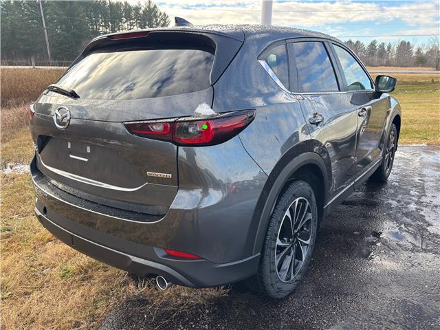 2025 Mazda CX-5 GS (Stk: 225-224) in Pembroke - Image 3 of 6
