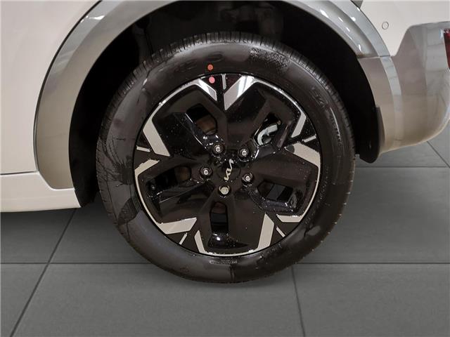 2026 Kia Niro EV Wave w/Snow White Pearl & Grey Exterior (Stk: 260338N) in Miramichi - Image 7 of 16
