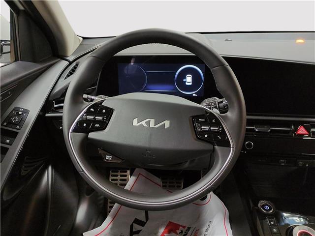 2026 Kia Niro EV Wave w/Snow White Pearl & Grey Exterior (Stk: 260338N) in Miramichi - Image 13 of 16