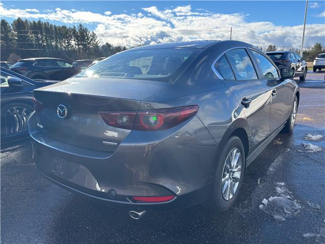 2025 Mazda Mazda3 GX (Stk: 225-228) in Pembroke - Image 3 of 6