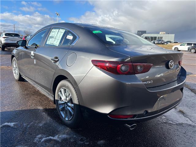 2025 Mazda Mazda3 GX (Stk: 225-228) in Pembroke - Image 4 of 6