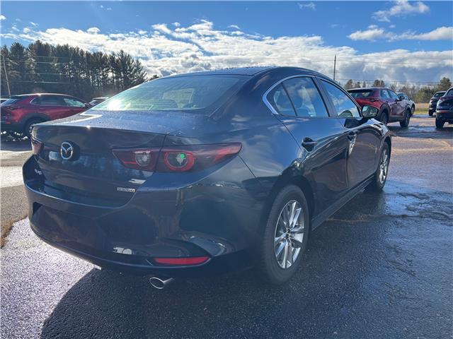 2025 Mazda Mazda3 GS (Stk: 225-214) in Pembroke - Image 3 of 6