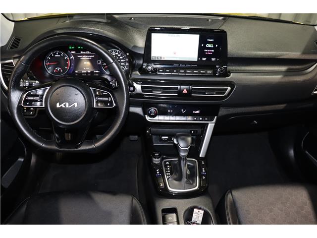 2023 Kia Seltos SX Turbo w/Black Interior (Stk: 26608A) in Edmonton - Image 12 of 27