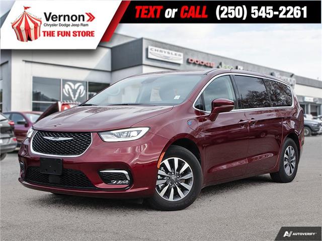 2022 Chrysler Pacifica Hybrid Touring-L (Stk: 240081A) in Vernon - Image 1 of 29