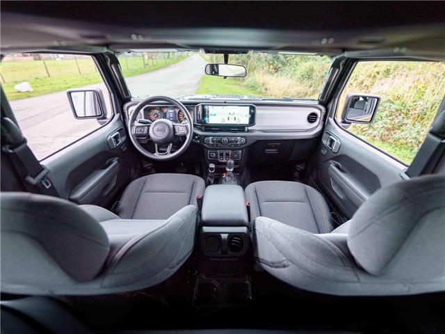 2026 Jeep Wrangler Sport (Stk: T160808) in Surrey - Image 9 of 24