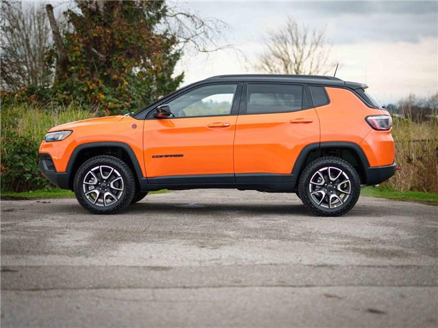 2026 Jeep Compass Trailhawk (Stk: T175615) in Surrey - Image 3 of 25