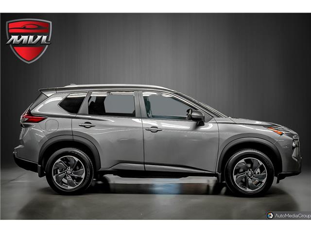 2025 Nissan Rogue SV Moonroof in Oakville - Image 3 of 20
