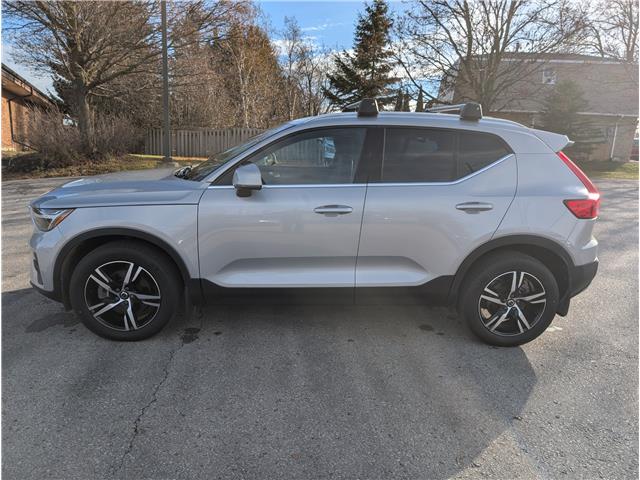2023 Volvo XC40 B5 Plus Bright Theme (Stk: 2077) in Orangeville - Image 2 of 24