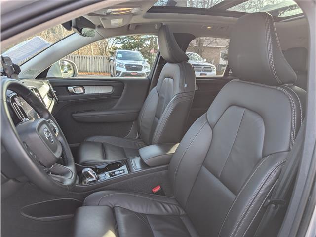 2023 Volvo XC40 B5 Plus Bright Theme (Stk: 2077) in Orangeville - Image 14 of 24