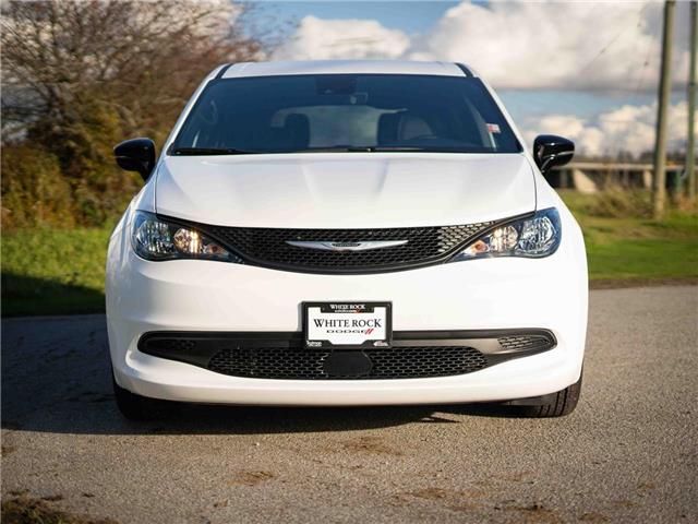 2026 Chrysler Grand Caravan SXT (Stk: T187180) in Surrey - Image 2 of 21