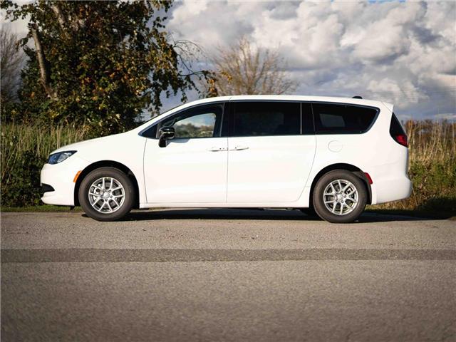 2026 Chrysler Grand Caravan SXT (Stk: T187180) in Surrey - Image 3 of 21