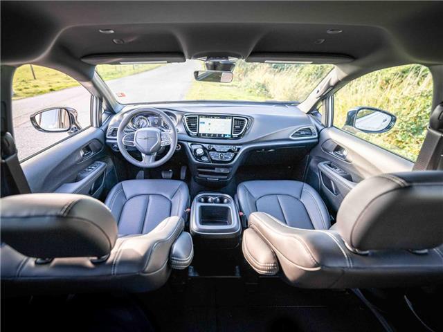 2026 Chrysler Grand Caravan SXT (Stk: T187180) in Surrey - Image 9 of 21