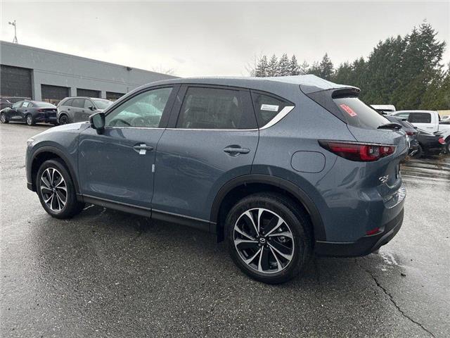 2025 Mazda CX-5  (Stk: 777602) in Surrey - Image 2 of 5