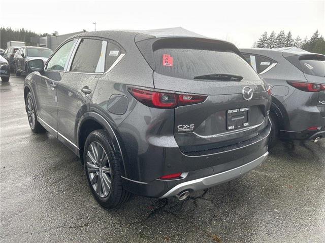 2025 Mazda CX-5 Signature (Stk: 771061) in Surrey - Image 2 of 5