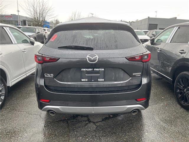 2025 Mazda CX-5 Signature (Stk: 771061) in Surrey - Image 3 of 5