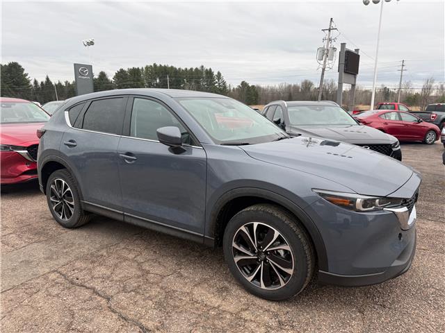 2025 Mazda CX-5 GS (Stk: 225-240) in Pembroke - Image 3 of 8