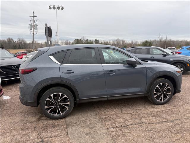 2025 Mazda CX-5 GS (Stk: 225-240) in Pembroke - Image 4 of 8