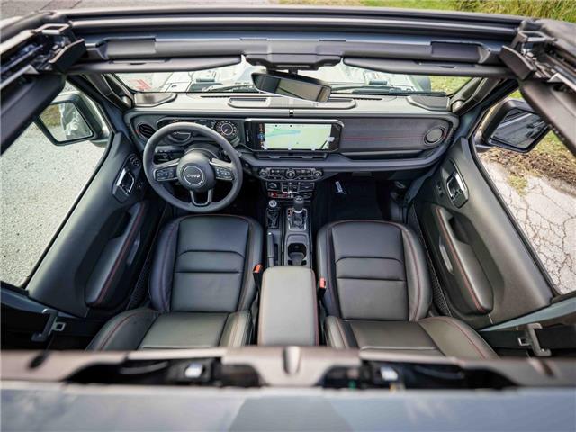 2025 Jeep Wrangler Rubicon (Stk: S651228) in Surrey - Image 11 of 25