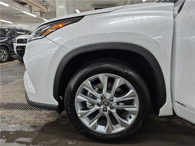 2025 Toyota Highlander Hybrid Limited (Stk: 10U6277) in Markham - Image 10 of 36