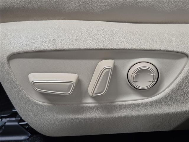 2025 Toyota Highlander Hybrid Limited (Stk: 10U6277) in Markham - Image 12 of 36