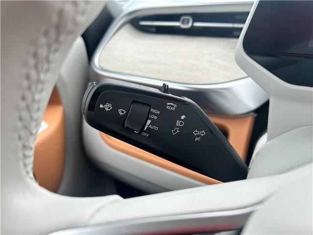 2025 Volkswagen ID. Buzz 1st Edition (Stk: V5038U) in Kingston - Image 30 of 40