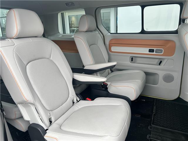 2025 Volkswagen ID. Buzz 1st Edition (Stk: V5038U) in Kingston - Image 19 of 40