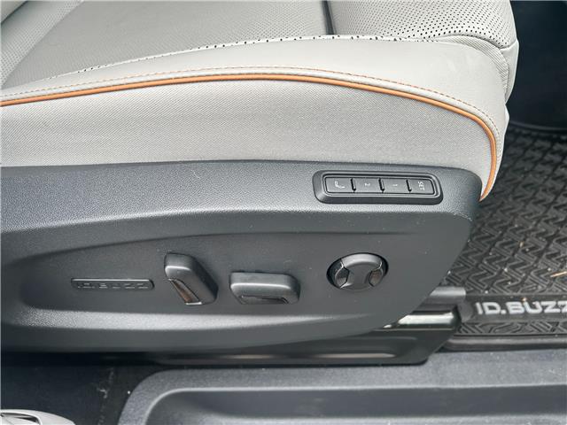 2025 Volkswagen ID. Buzz 1st Edition (Stk: V5038U) in Kingston - Image 40 of 40