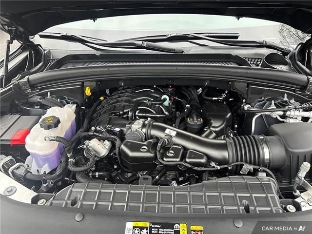 2025 Jeep Grand Cherokee Laredo (Stk: 164627) in London - Image 9 of 26