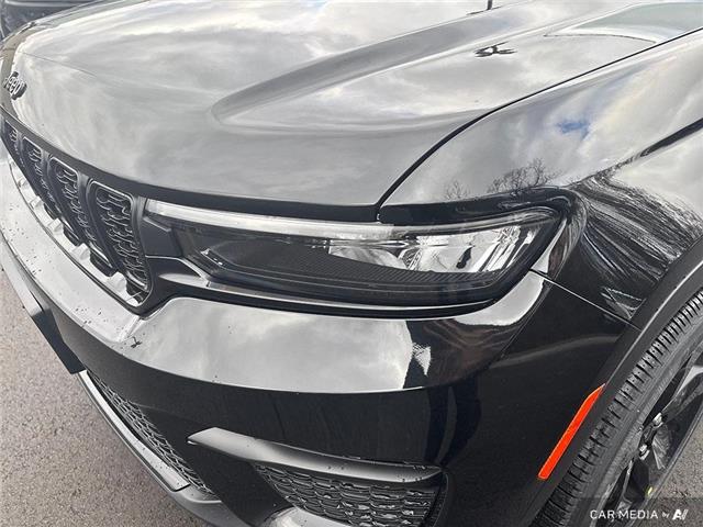 2025 Jeep Grand Cherokee Laredo (Stk: 164627) in London - Image 11 of 26