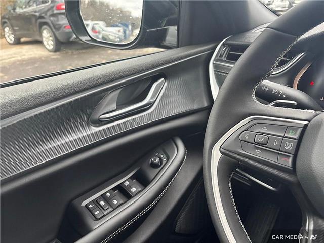 2025 Jeep Grand Cherokee Laredo (Stk: 164627) in London - Image 18 of 26