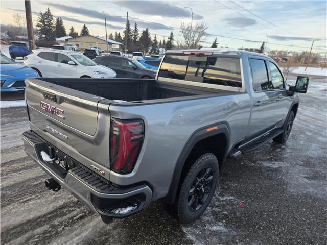 2026 GMC Sierra 3500HD AT4 (Stk: 26SR37907) in Pincher Creek - Image 3 of 9