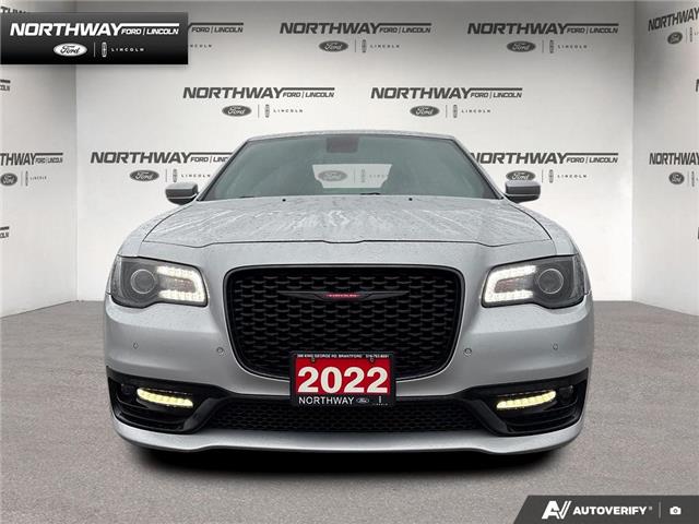 2022 Chrysler 300 S (Stk: DR1061) in Brantford - Image 2 of 22 2022 Chrysler 300 S (Stk: DR1061) in Brantford - Image 2 of 22