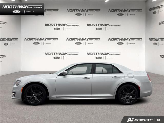 2022 Chrysler 300 S (Stk: DR1061) in Brantford - Image 3 of 22 2022 Chrysler 300 S (Stk: DR1061) in Brantford - Image 3 of 22
