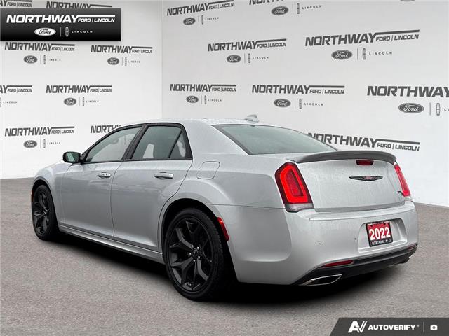 2022 Chrysler 300 S (Stk: DR1061) in Brantford - Image 4 of 22 2022 Chrysler 300 S (Stk: DR1061) in Brantford - Image 4 of 22