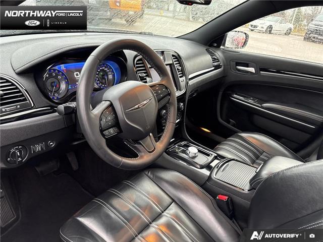 2022 Chrysler 300 S (Stk: DR1061) in Brantford - Image 10 of 22 2022 Chrysler 300 S (Stk: DR1061) in Brantford - Image 10 of 22