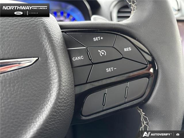 2022 Chrysler 300 S (Stk: DR1061) in Brantford - Image 13 of 22 2022 Chrysler 300 S (Stk: DR1061) in Brantford - Image 13 of 22