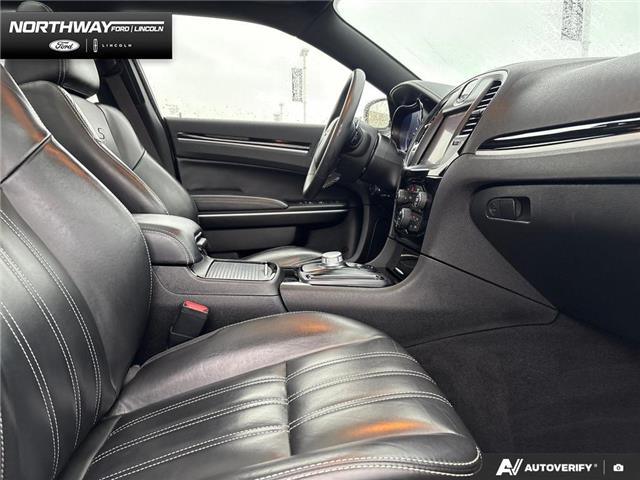 2022 Chrysler 300 S (Stk: DR1061) in Brantford - Image 19 of 22 2022 Chrysler 300 S (Stk: DR1061) in Brantford - Image 19 of 22