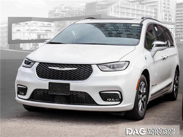 2024 Chrysler Pacifica Hybrid Pinnacle (Stk: T8114) in Toronto - Image 1 of 29