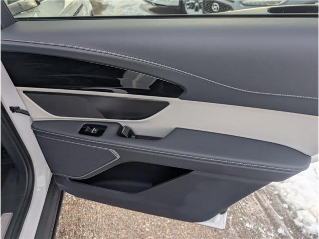 2025 Lincoln Nautilus Premiere (Stk: 32377) in Calgary - Image 13 of 27