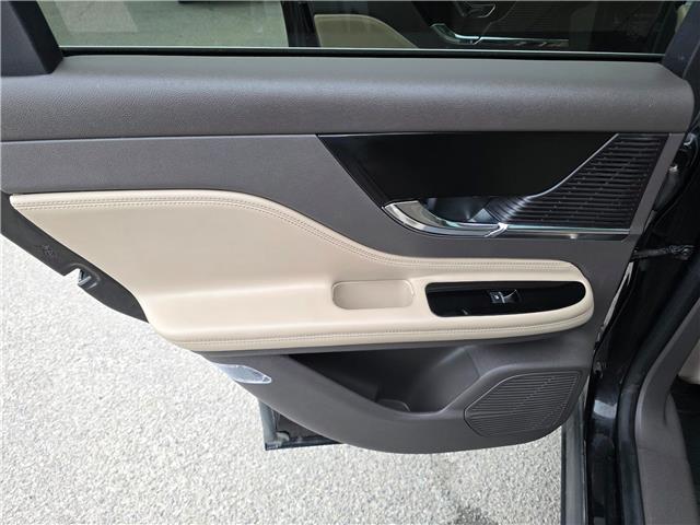 2022 Lincoln Corsair Standard in Kemptville - Image 13 of 17